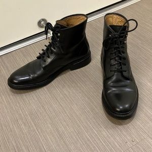 Frye Men’s black leather lace up boots 9.5B